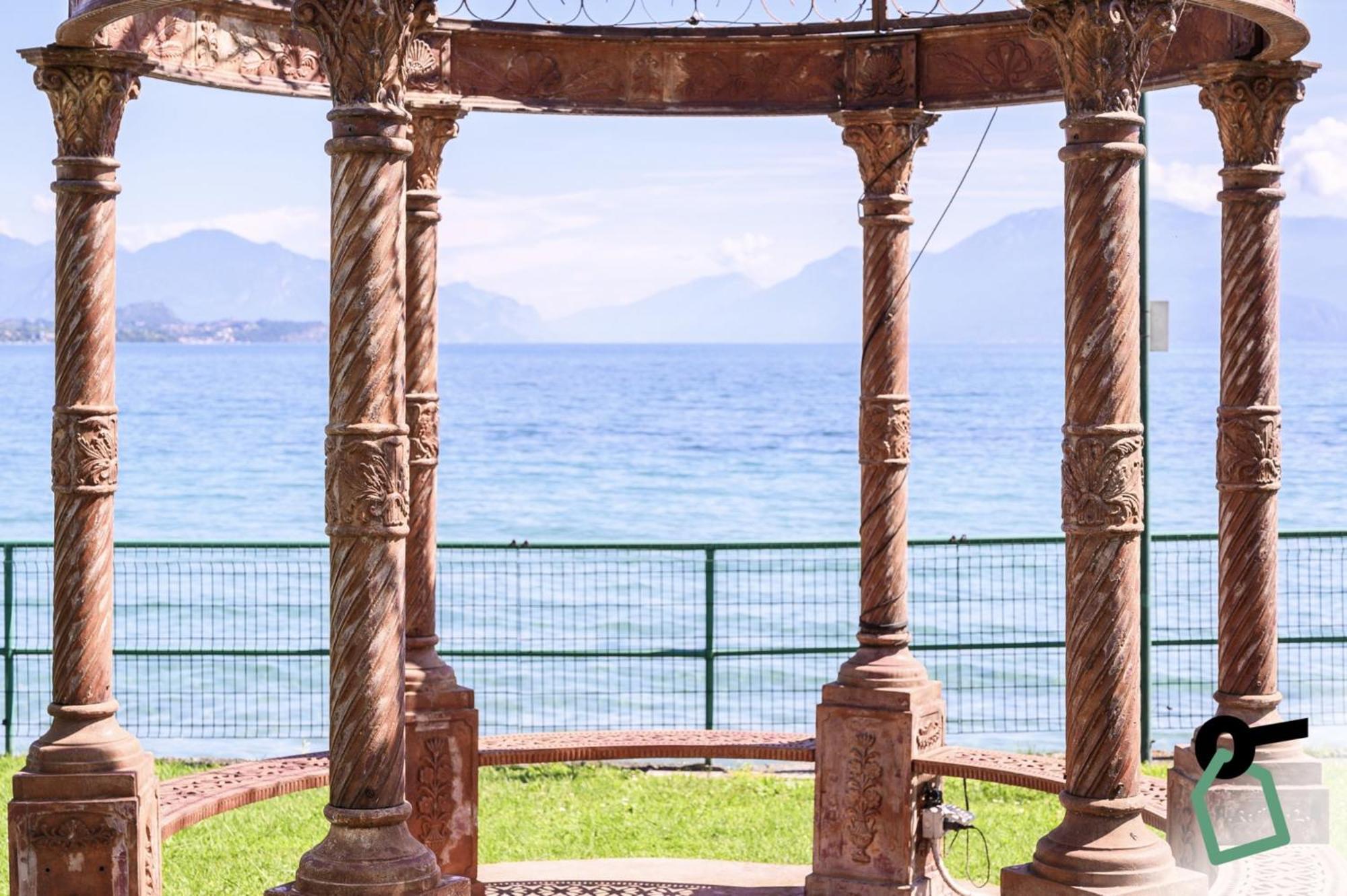 Hotiday Apartment Collection - Desenzano Desenzano del Garda Ngoại thất bức ảnh