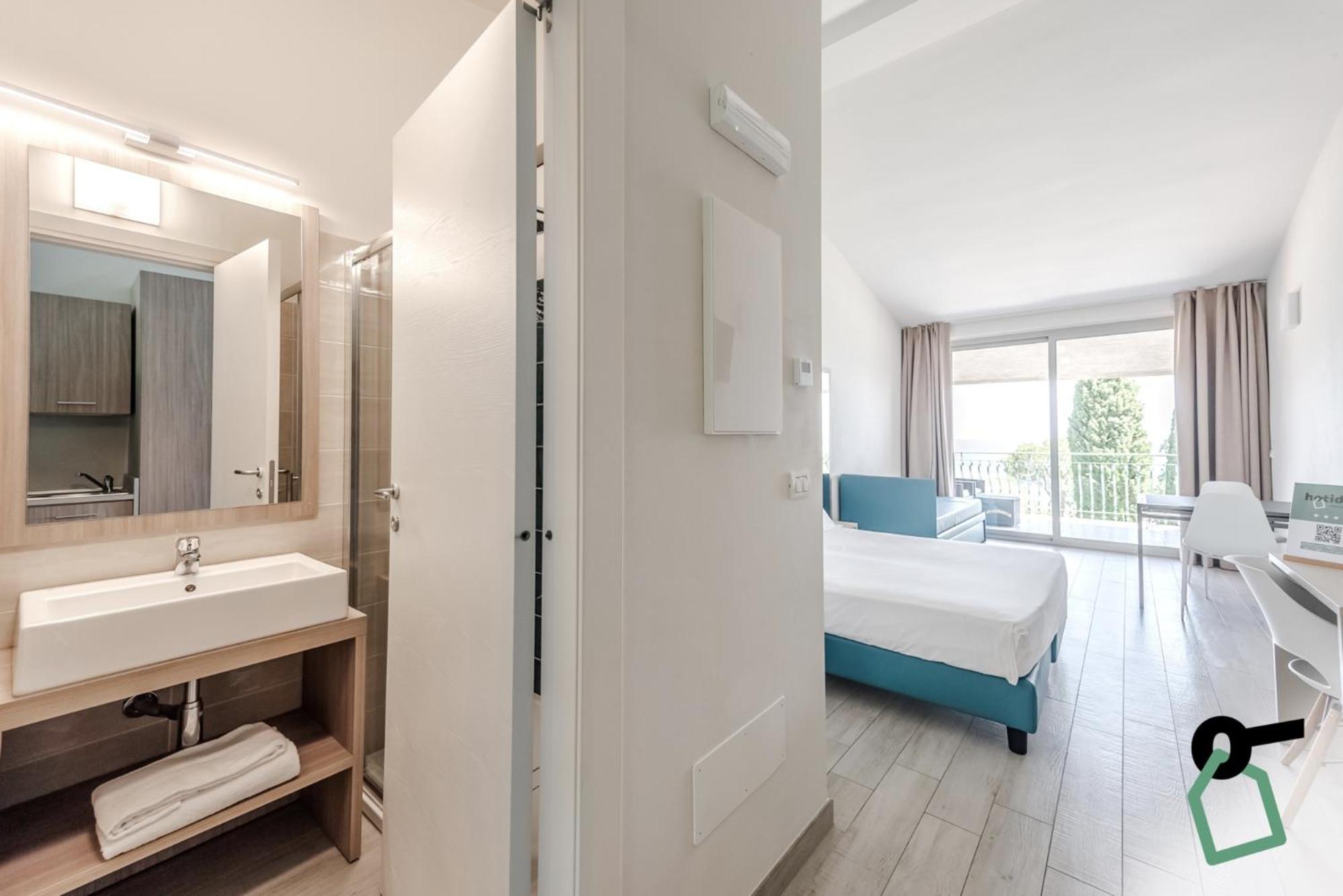 Hotiday Apartment Collection - Desenzano Desenzano del Garda Ngoại thất bức ảnh