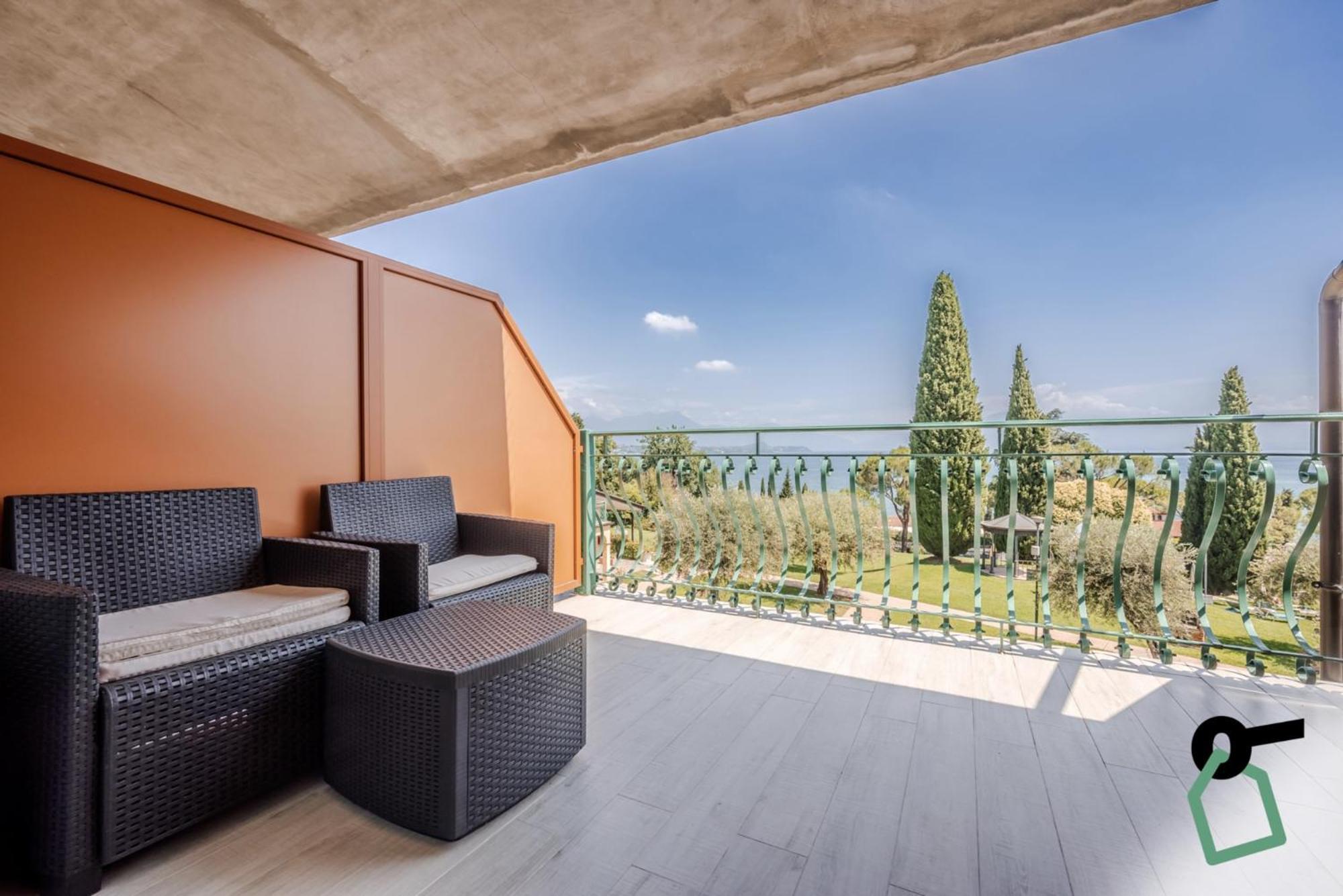 Hotiday Apartment Collection - Desenzano Desenzano del Garda Ngoại thất bức ảnh